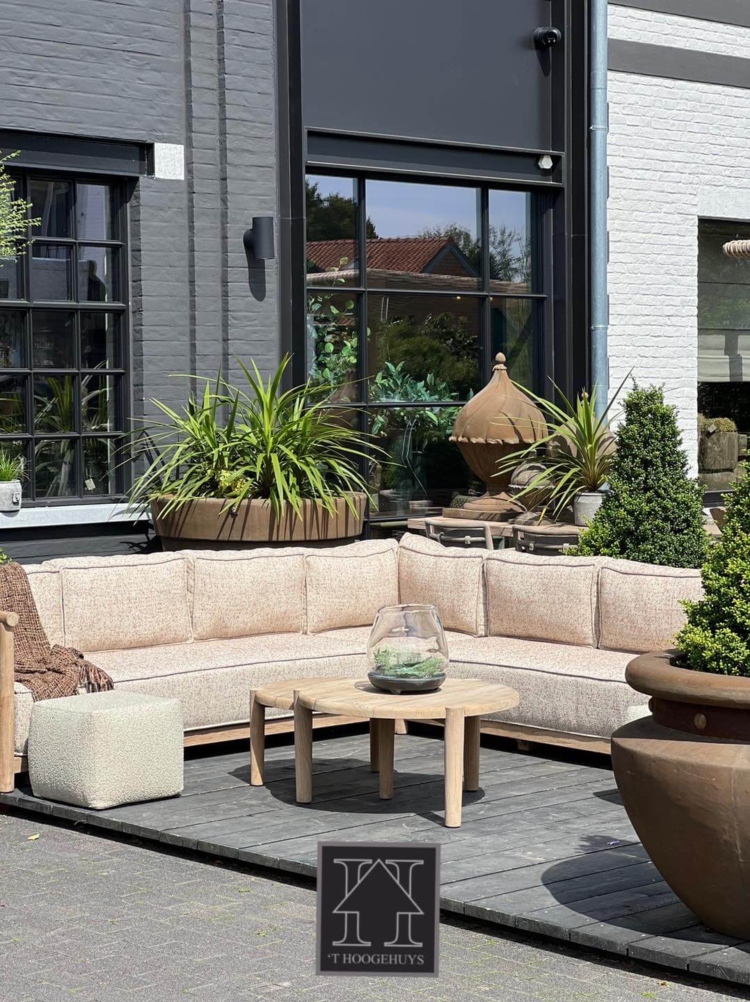 Modulaire buitenmeubelen bij 't Hoogehuys: flexibiliteit en stijl - 448867860_859232122906413_4358801463791948744_n