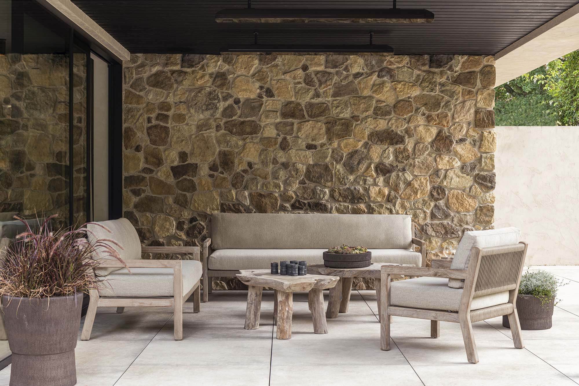 Sofa Edge verkrijgbaar bij 't Hoogehuys uit voorraad - gommaire-outdoor-teak-furniture-3-seater_mario-g632l-ro-nat-antwerpen-def